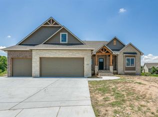 3313 N Brush Creek Cir, Wichita, KS 67205