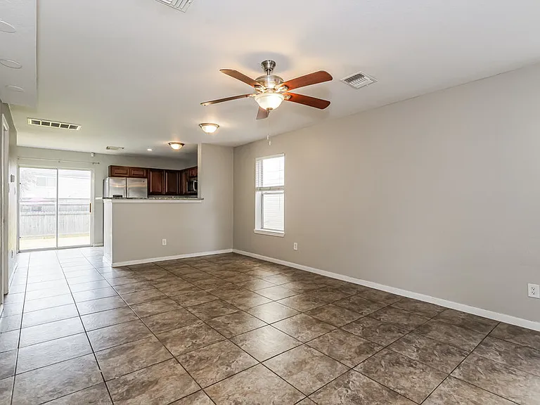 2130 Whittier Dr — Photo 5