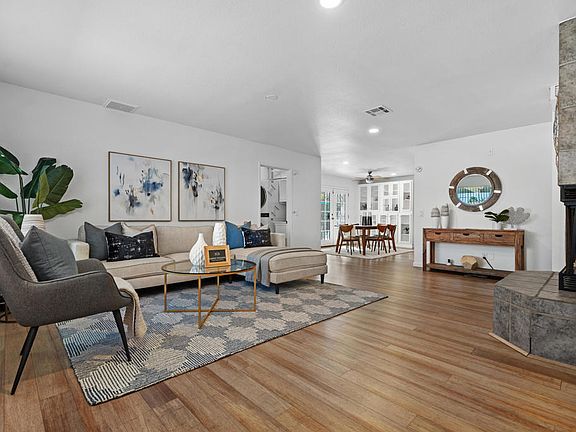 3rd image of 2765 N Cerritos Rd