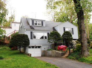 92 Greenwood Ln, White Plains, NY 10607