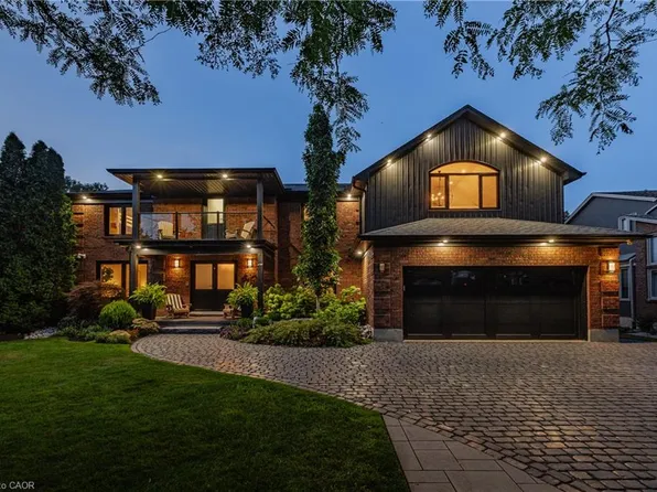 50 Roehampton Ct, Kitchener, ON N2A 3L1