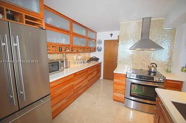 3 bed, 1433 sqft, $5,555 — Photo 3