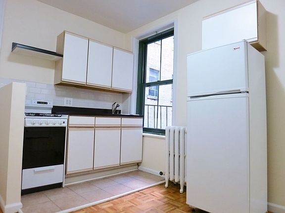 2nd image of 539 E 78th St APT 3F