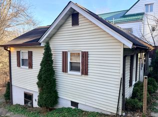 230 1/2 Hickory Rd, Charleston, WV 25314