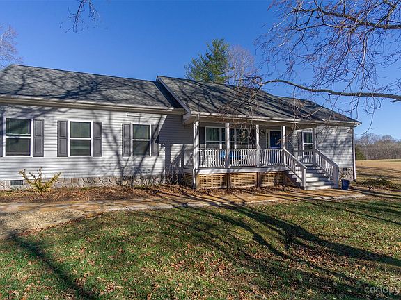 3rd image of 224 Appaloosa Dr