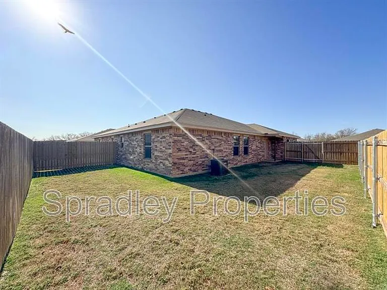 1654 Sabine Rd — Photo 12