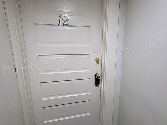 4th image of 2257 NW Hoyt St APT 12
