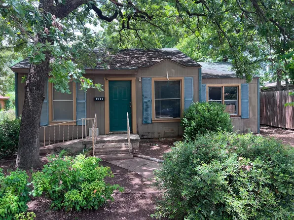 2925 Oakwood St, Haltom City, TX 76117