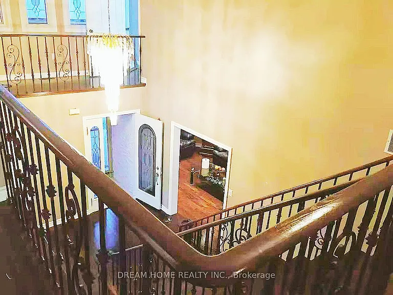67 Cornell Cres — Photo 4