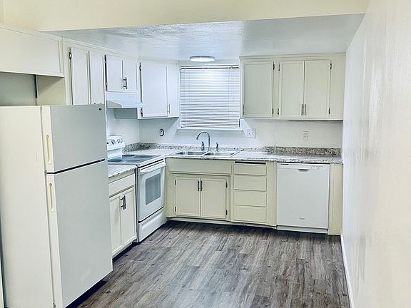 3rd image of 6311 San Benito Way