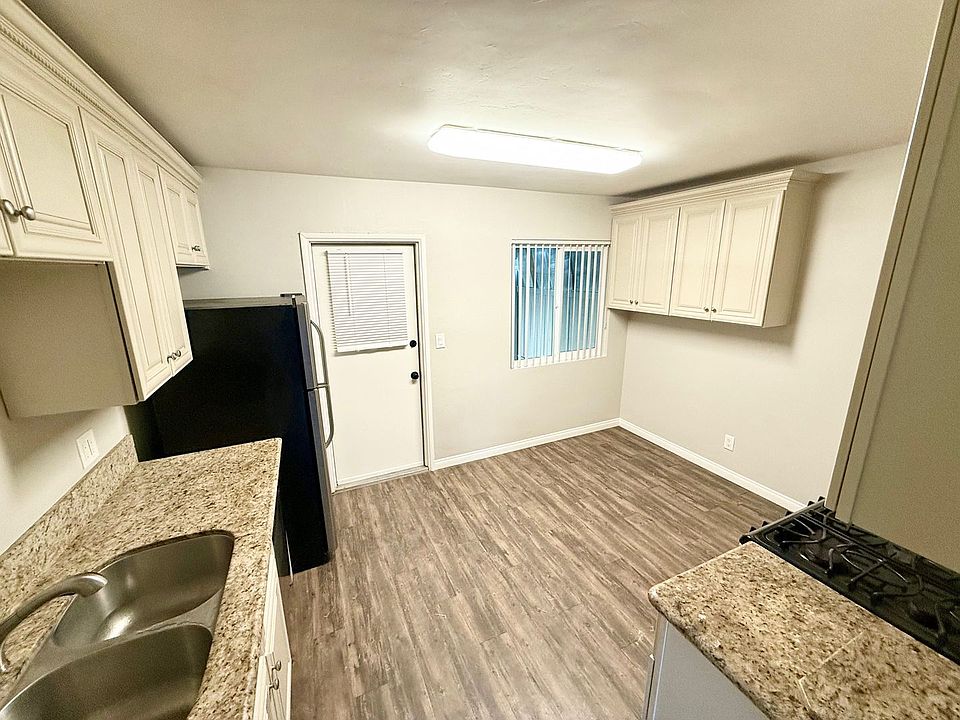 1st image of 1100-1154 N Mollison Ave #1114
