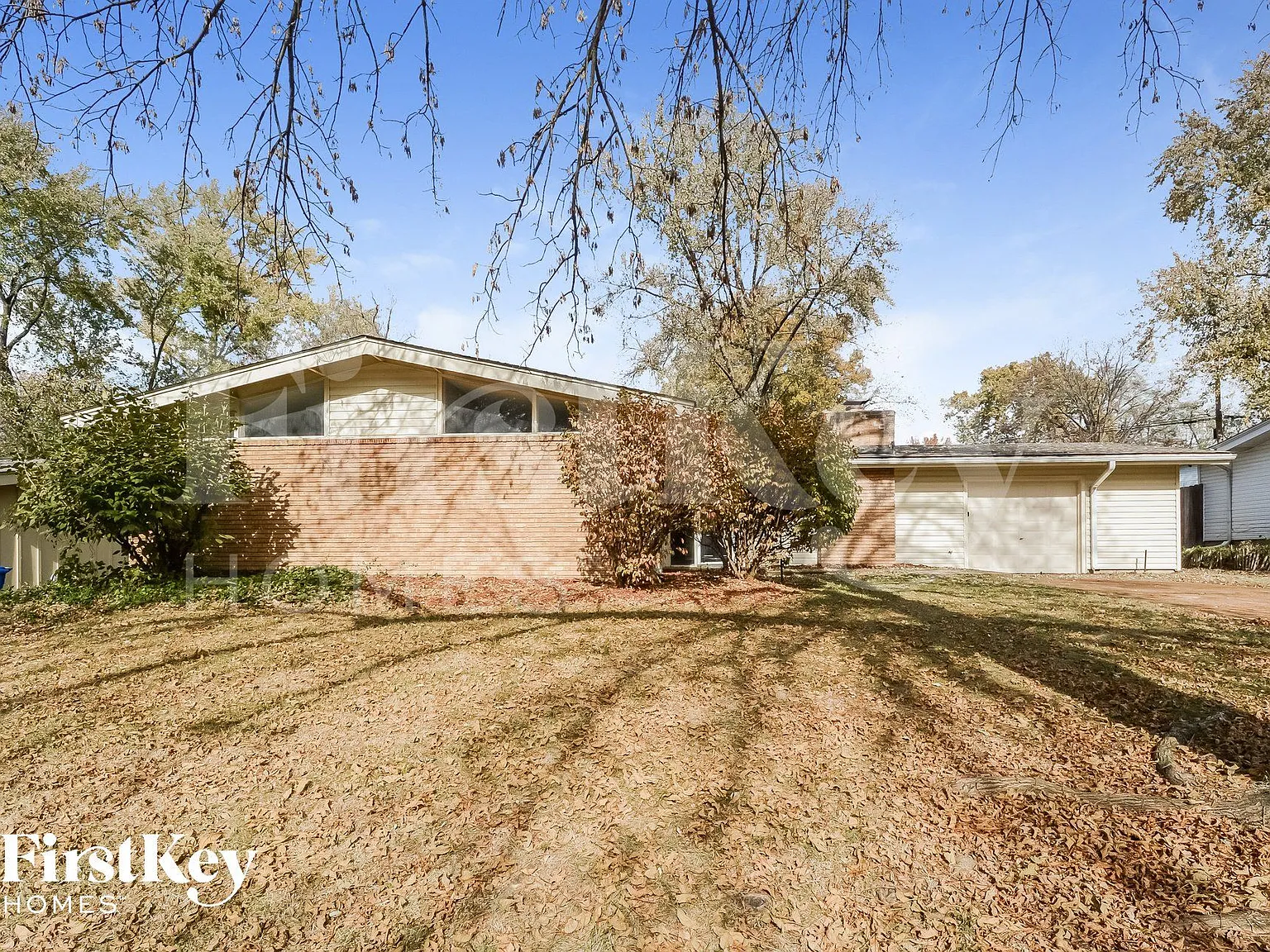 3 bed, 2.0 bath, 1595 sqft, $1,960 — Photo 1