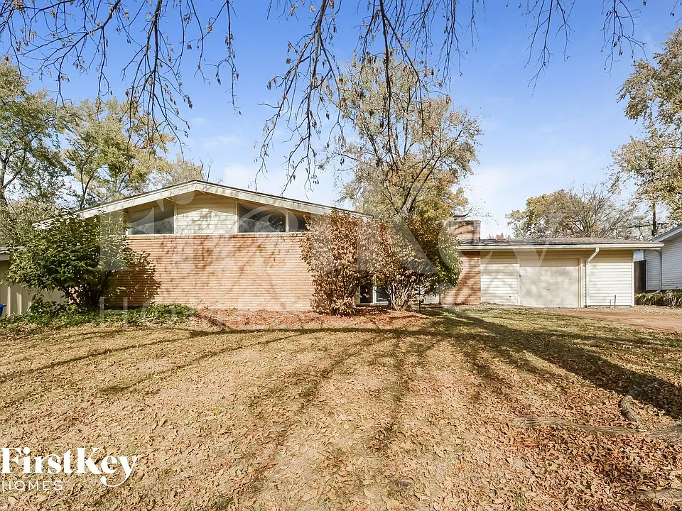 2405 Brook Dr