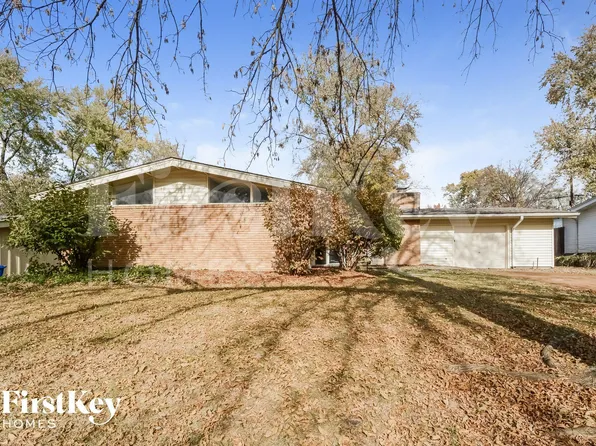 2405 Brook Dr, Florissant, MO 63033