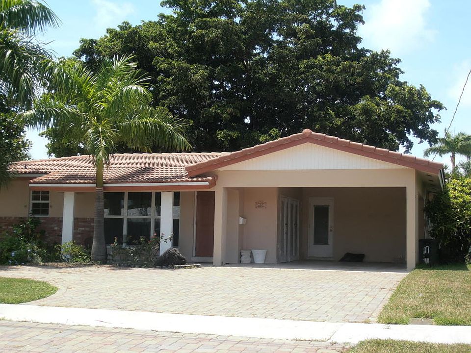 1st image of 481 SE 10th Ave