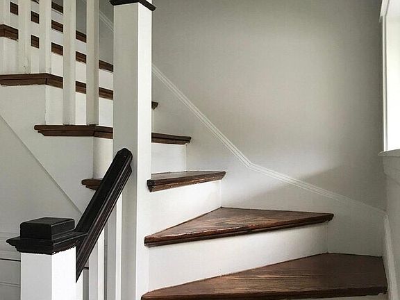3rd image of 22 Grand St #2