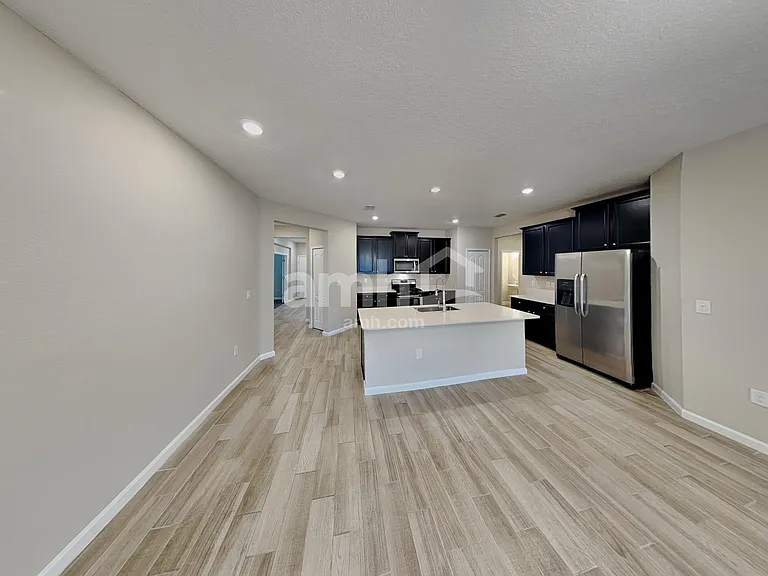 37 Trumpco Dr — Photo 5