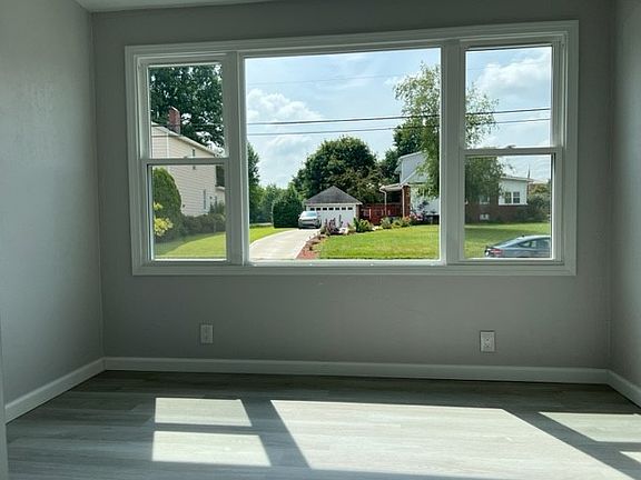 5th image of 529 Weaver St