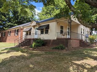 725 8th St SW, Hickory, NC 28602