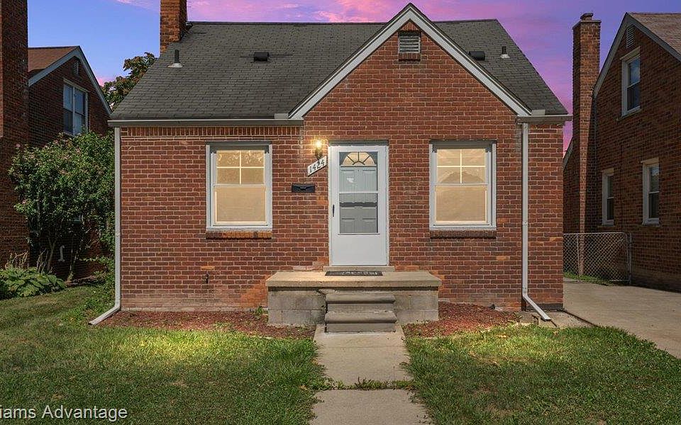 1st image of 1424 Mayflower Ave