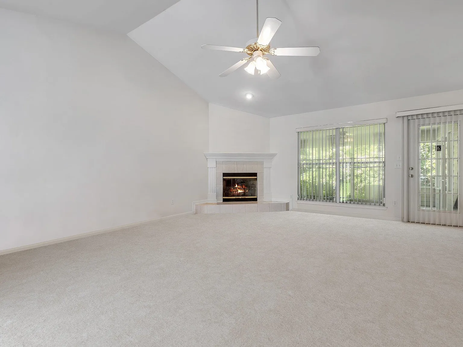 4 bed, 2.0 bath, 1890 sqft, $2,500 — Photo 4