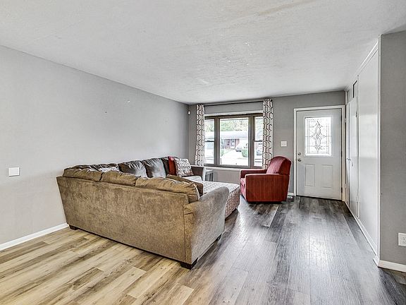 4th image of 3630 Tiffany Dr