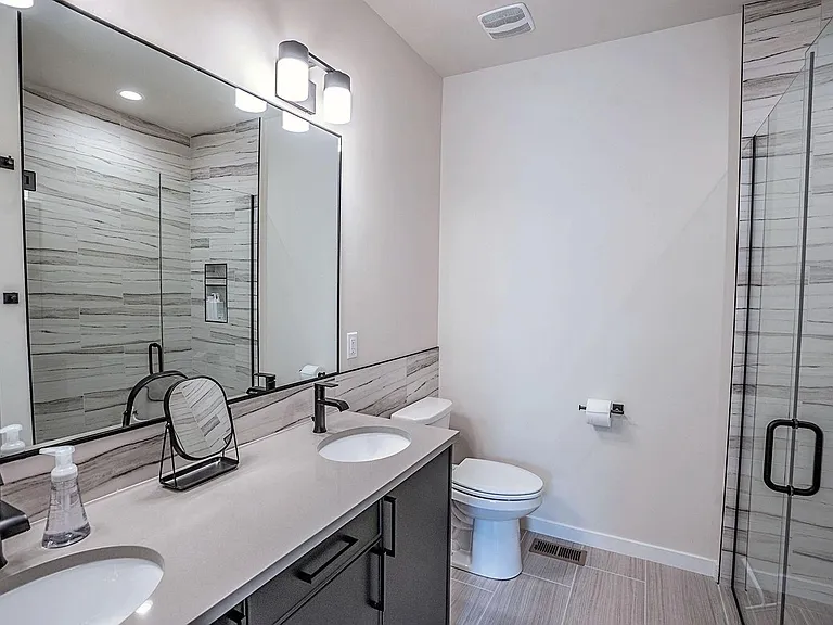 3316 N Rosalia Rd — Photo 24