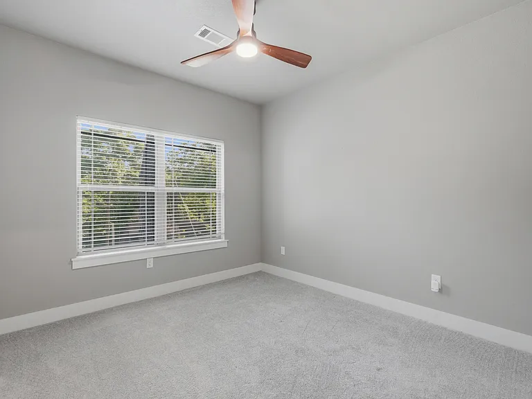 8 Leyland Dr — Photo 17