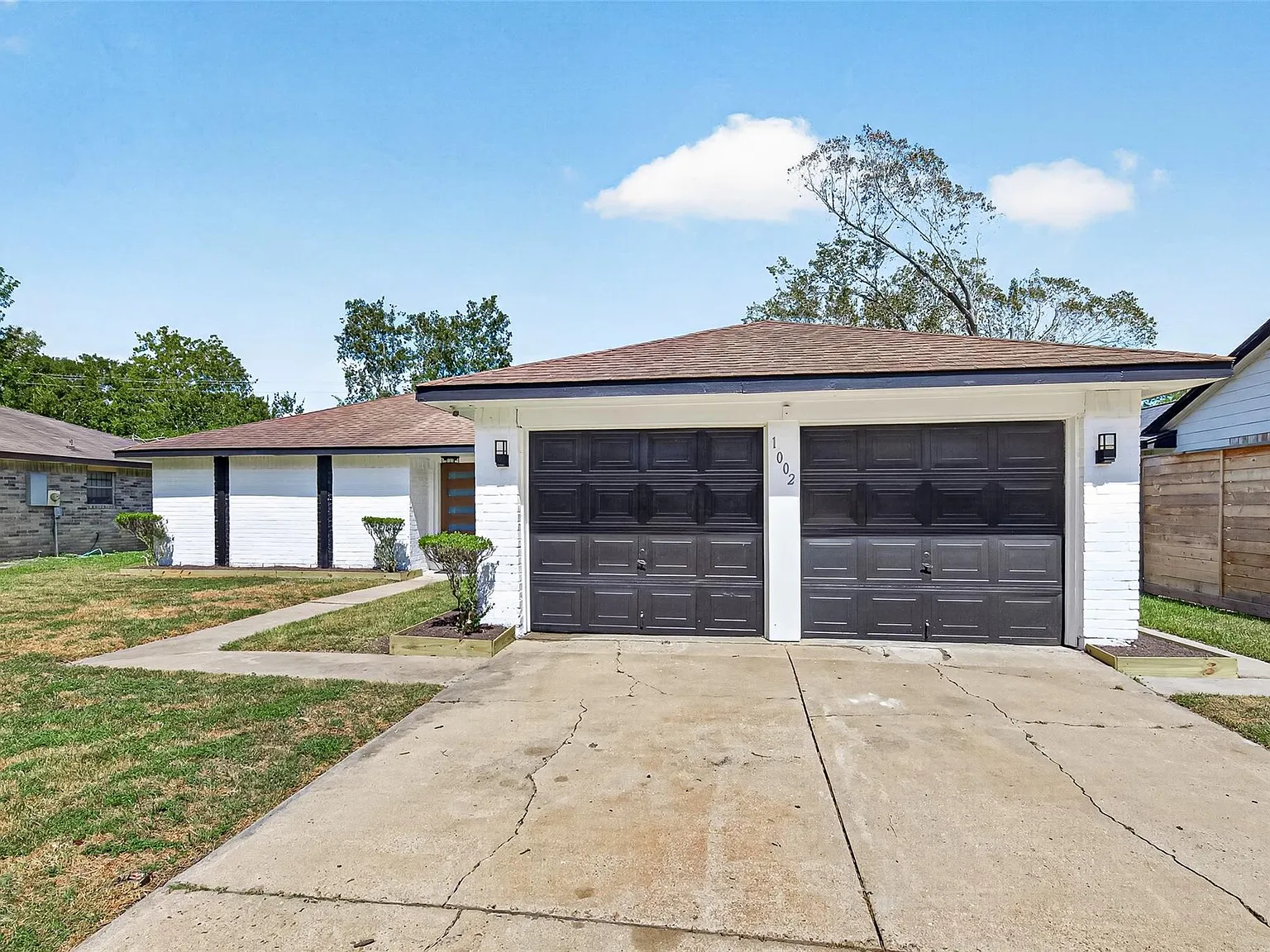 4 bed, 2.0 bath, 1854 sqft, $1,950 — Photo 4