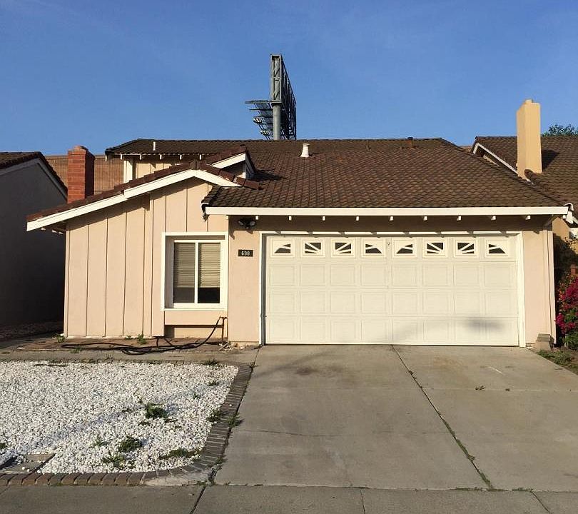 1st image of 698 Creekfield Dr