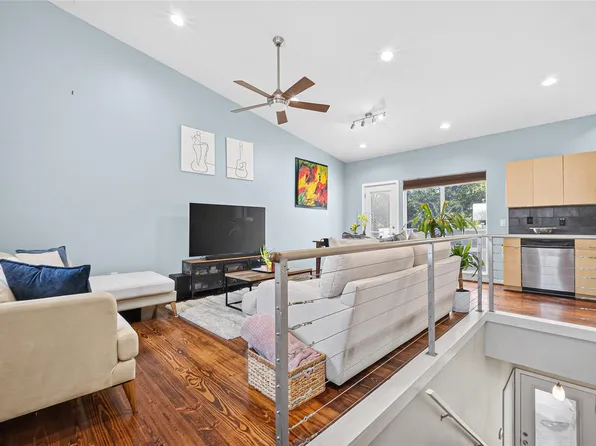 5920 Fairdale Ln APT 10, Houston, TX 77057