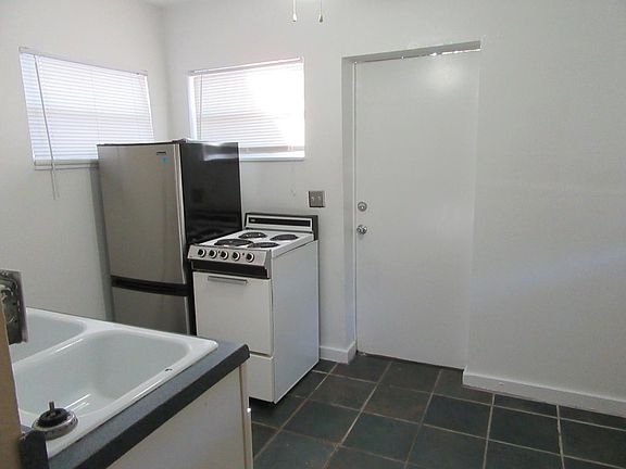 4th image of 2111 W North A St