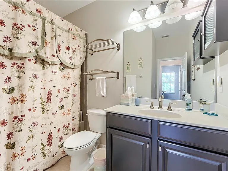 8510 Violeta St #201 — Photo 15