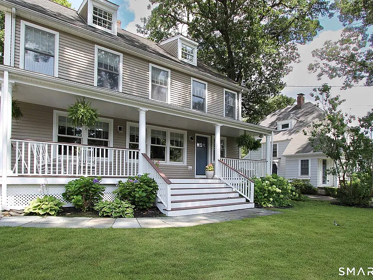 13 Sunnyside Ave — Photo 24