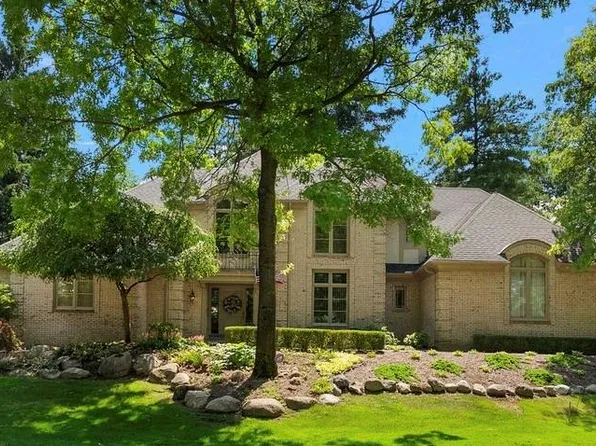 1086 Autumn Ln, Bloomfield Hills, MI 48304
