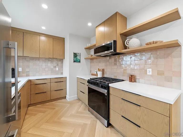 7374 Bishops Ln — Photo 17