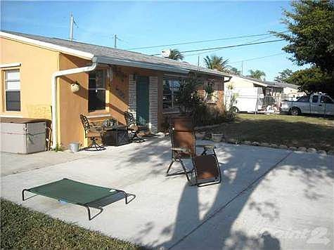 2nd image of 6100 NE 6th Ave