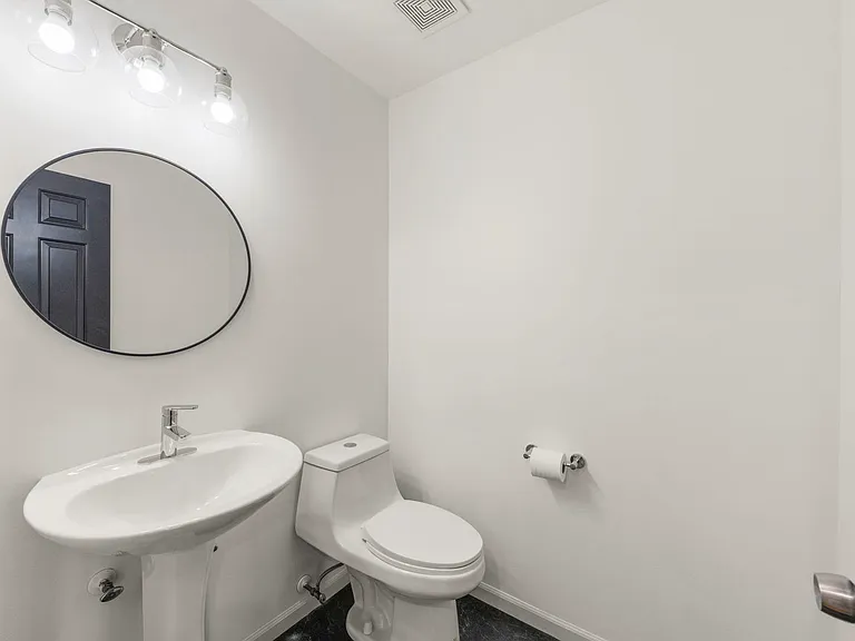 2430 Caton Crest Ct — Photo 9