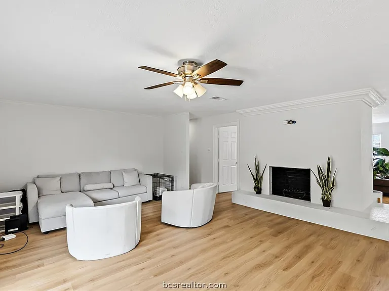 1405 Lawyer St — Photo 11