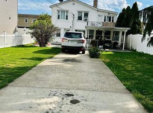 911 1st Ave, Franklin Square, NY 11010