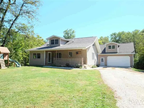 900 S Poplar St, Glasford, IL 61533