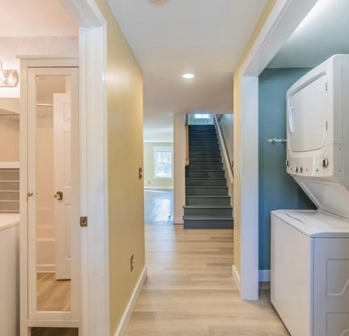 2 bed, 1.5 bath, 1350 sqft, $2,300 — Photo 2