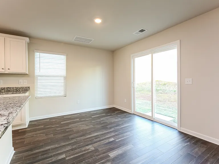 2260 Southlea Dr — Photo 5
