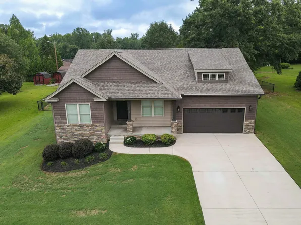 215 Zoar Heights Rd, Greer, SC 29651