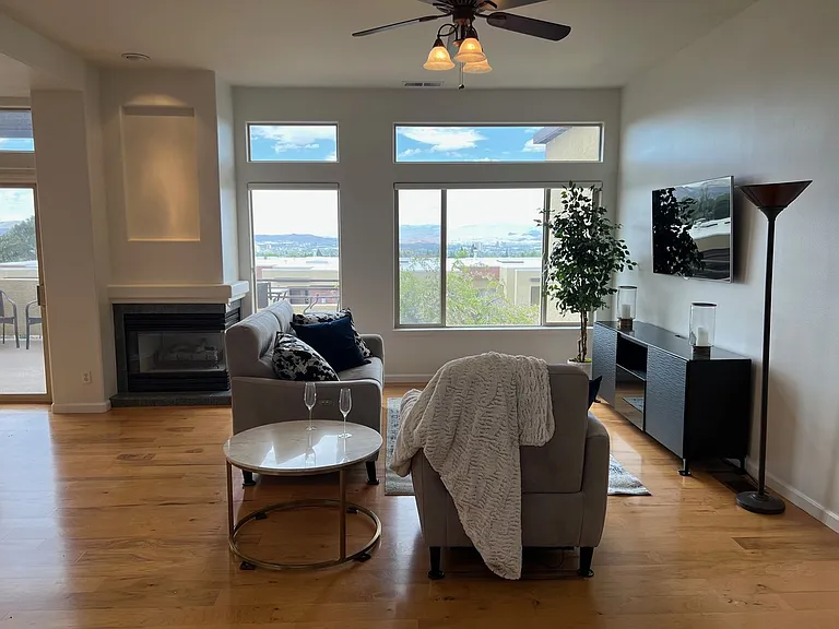 3329 Skyline Blvd — Photo 2