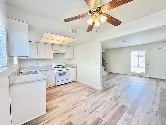 2nd image of 2411 S Ridgewood Dr