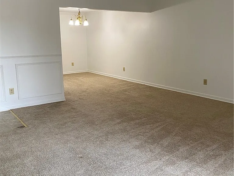 4585 Chestnut Ridge Rd #4 — Photo 13