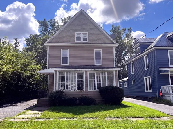 317 W Woodruff St, Watertown, NY 13601