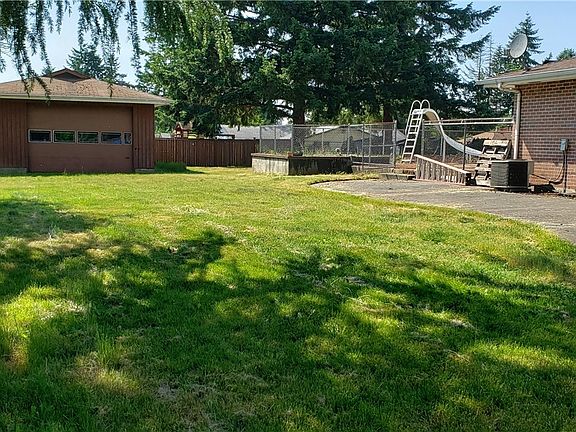 2nd image of 13906 4th Ave E