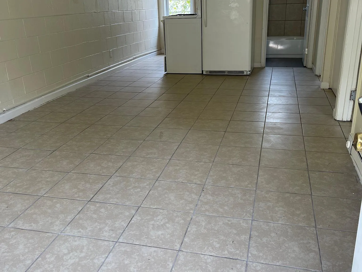 2 bed, 600 sqft, $895 — Photo 1